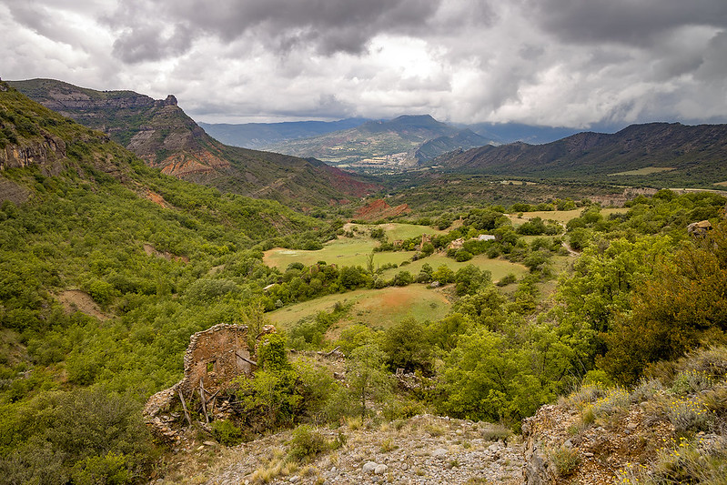 ESPLUGAFREDA: POBLE ABANDONAT QUE REVELA LA HISTÒRIA DE LA TERRETA.