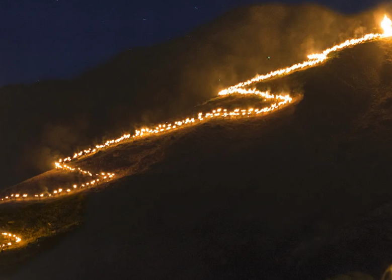 LA BAIXADA DE FALLES 2025: TRADICIÓ I FOC ALS PIRINEUS