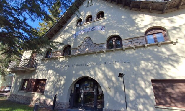 El Consell Comarcal de l’Alta Ribagorça recupera el rètol històric «Comtessa» a la façana